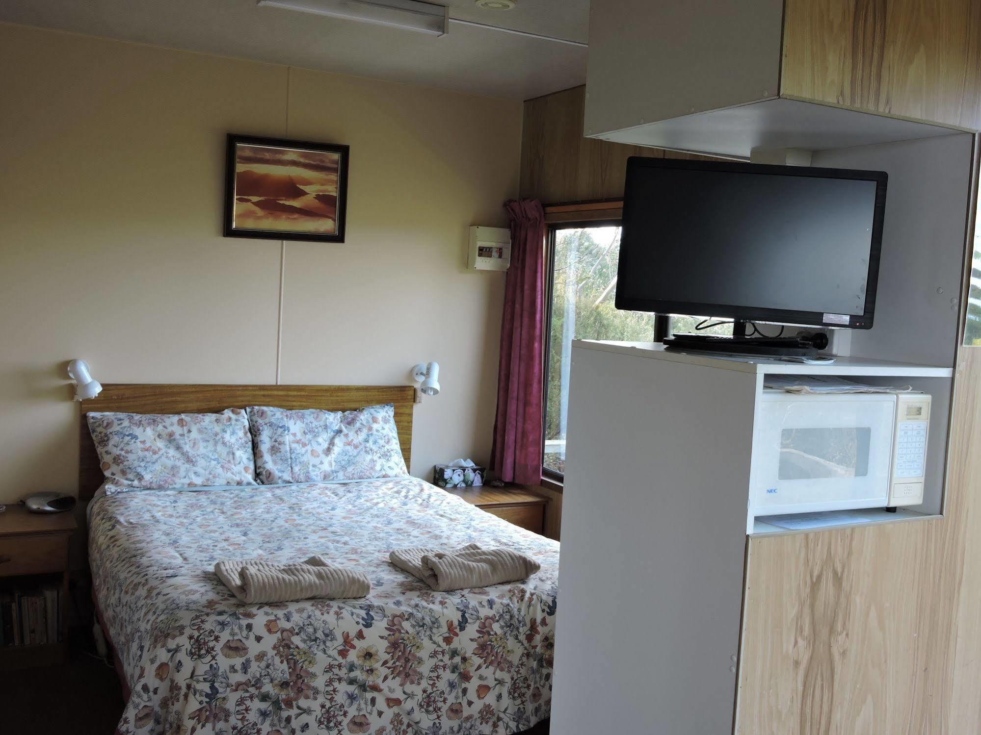 Strahan Wilderness Lodge 外观 照片